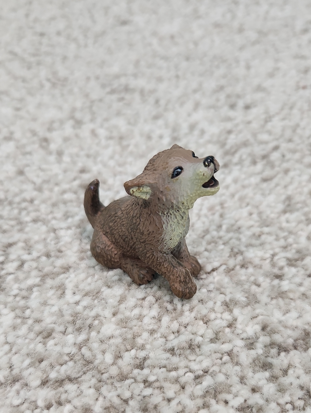 Safari LTD Howling Wolf Pup Figurine - Picture 2 of 3